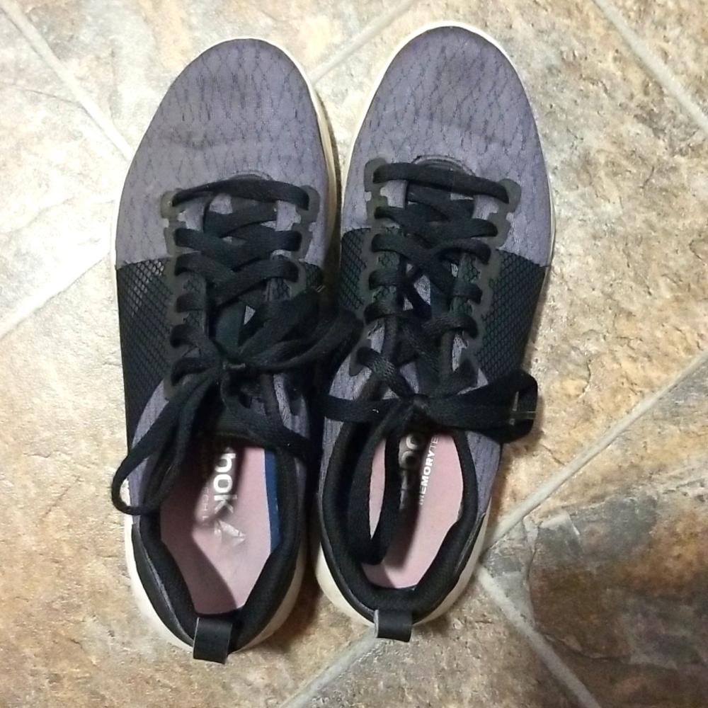 Sz 8 Reebok Runners